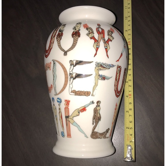 Supreme Alphabet Ceramic Vase - Picture 2 of 6